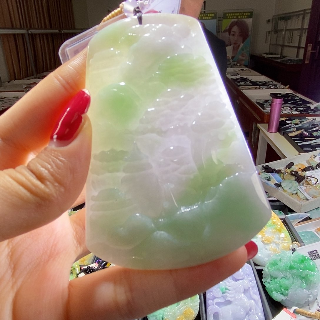 翡翠未镶嵌颈饰翡翠