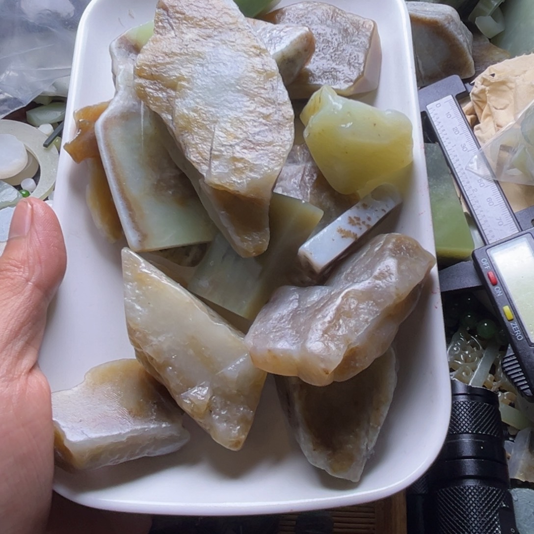 和田玉（糖玉）未镶嵌挂件
