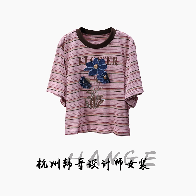 【韩哥女装】2025欧版《暮霭》灰红色条纹印花高克重气质短袖8951-C6