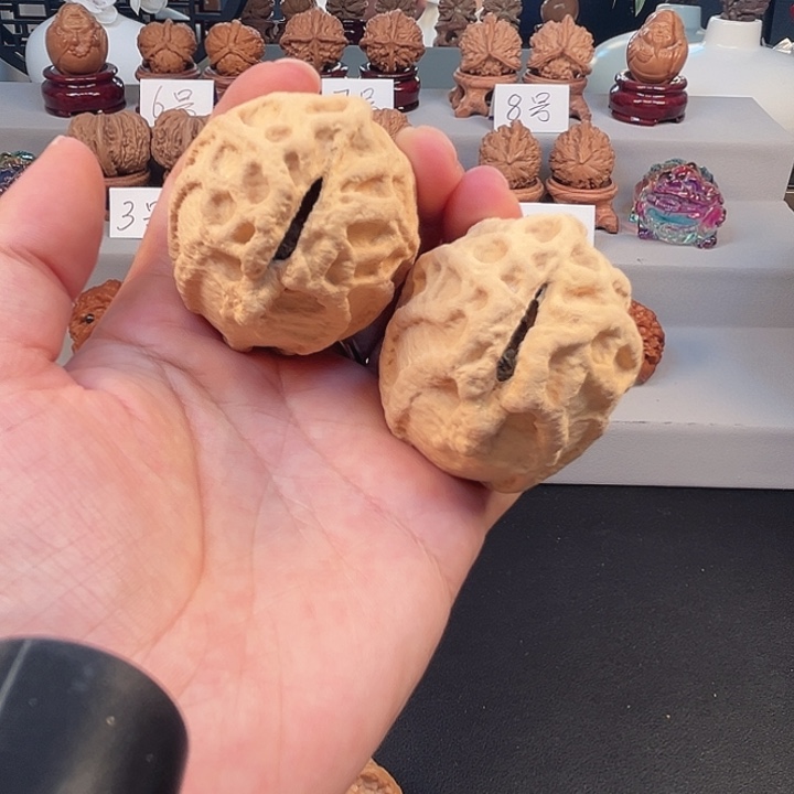 桃核把件鬼脸核桃