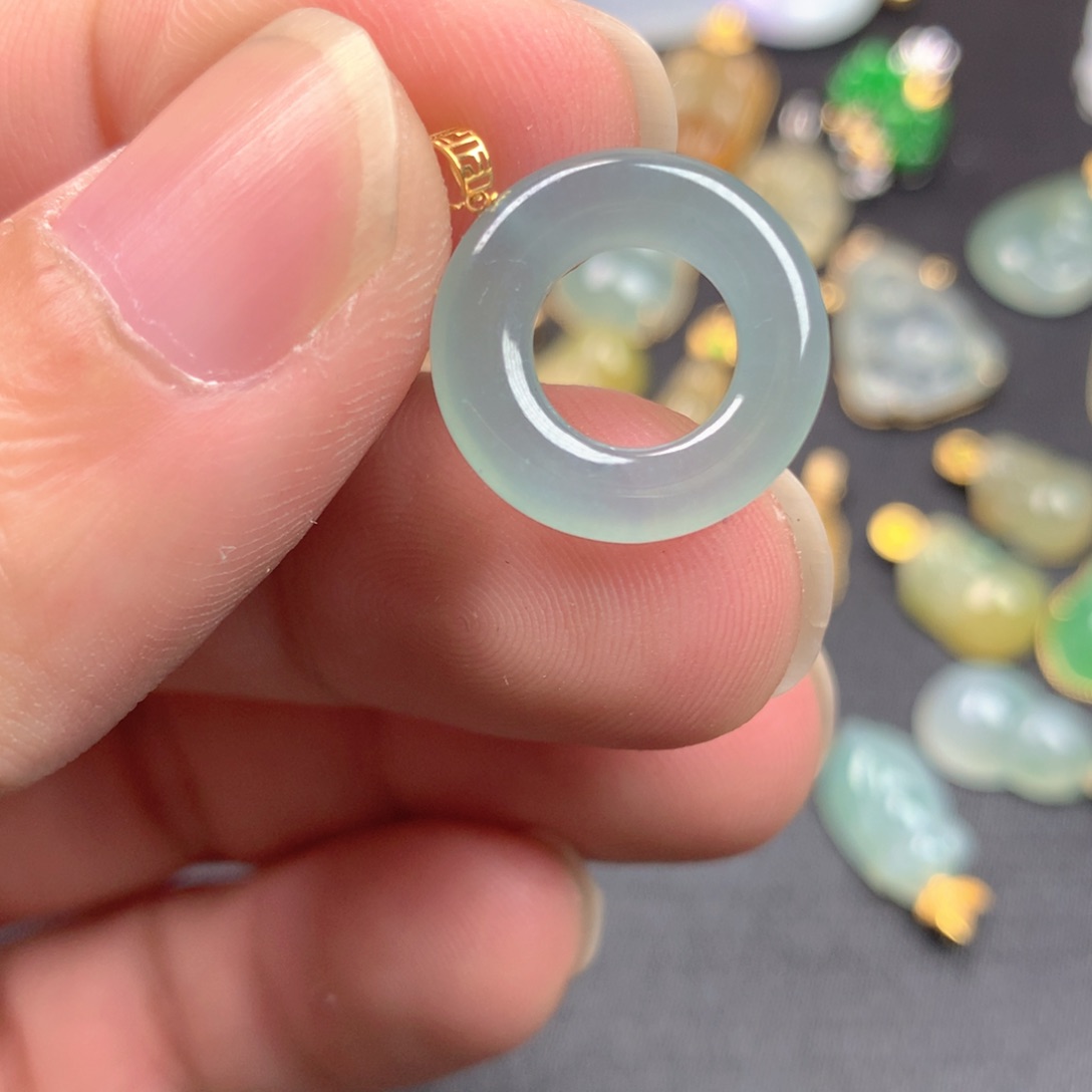【闪购商品】颈饰18K金镶嵌翡翠翡翠