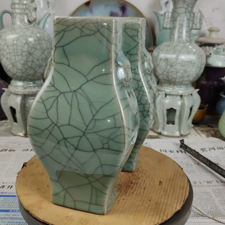 瓷片成对官窑瓷器