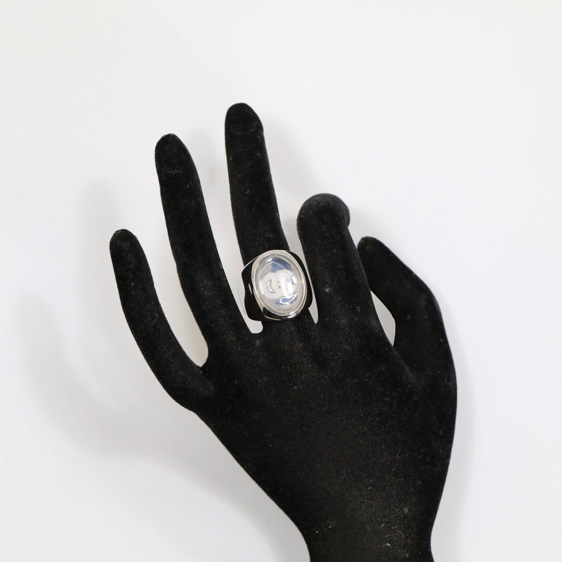 黄铜塑料戒指 休闲风百搭白椭圆形白色闭口戒指