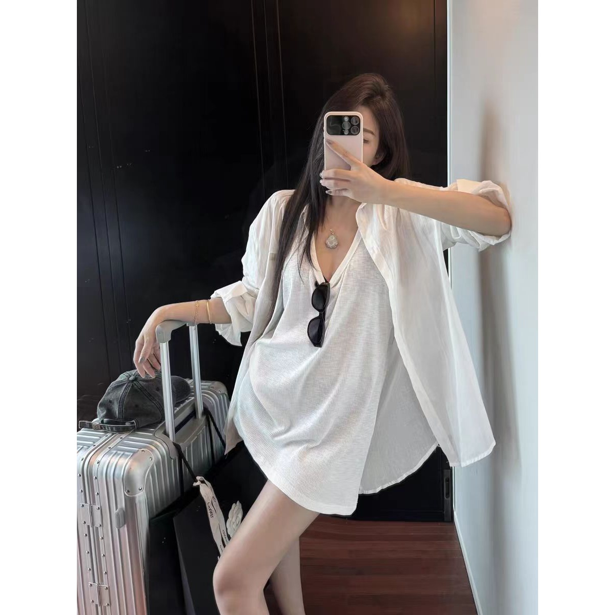 法式慵懒风高级感无袖连衣裙女款纯欲性感吊带短裙宽松版