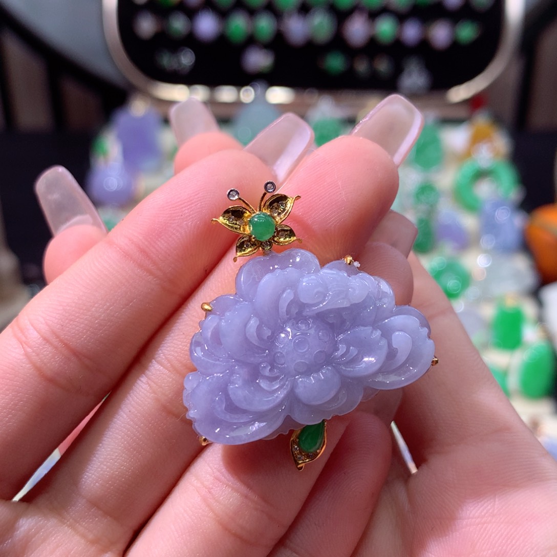 翡翠颈饰18K金镶嵌翡翠