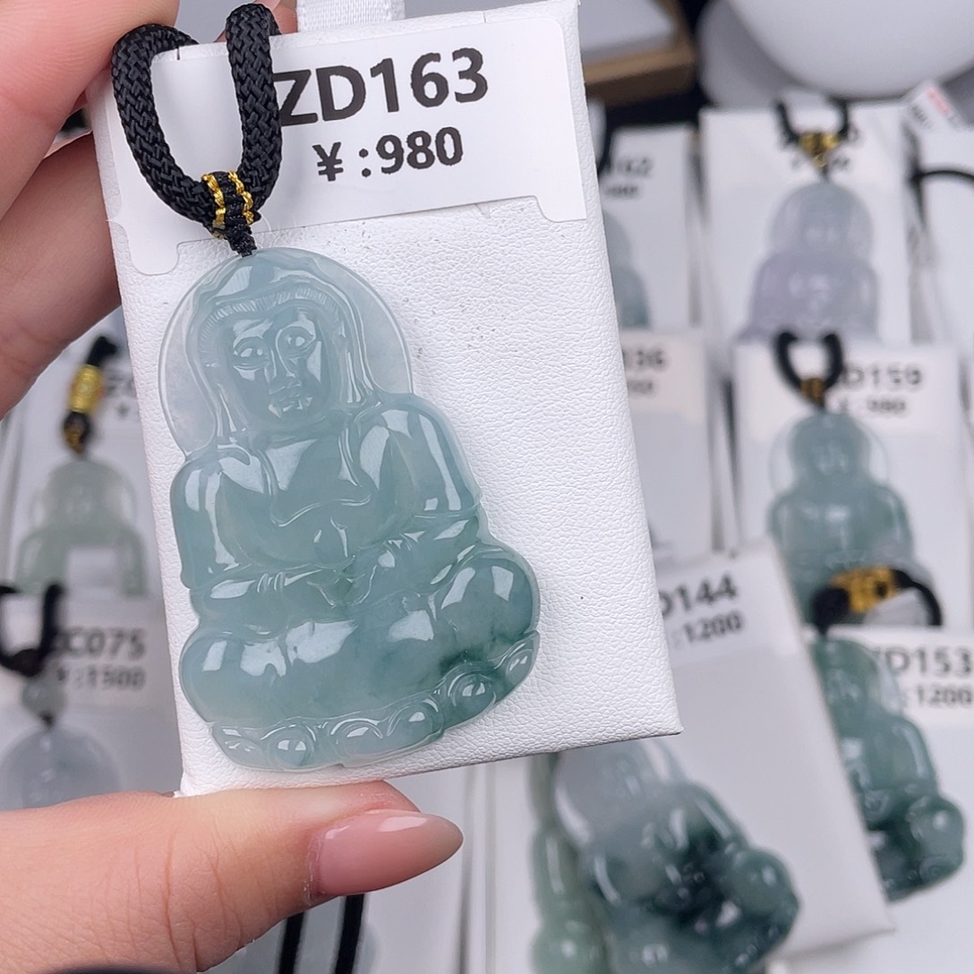 翡翠未镶嵌颈饰zd163