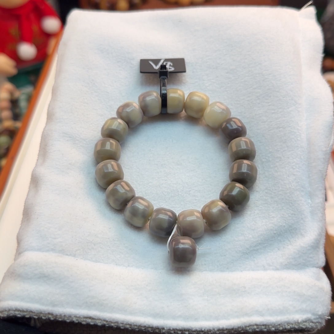 菩提根/象牙果手串露*卡13汉堡微瑕8紫色系