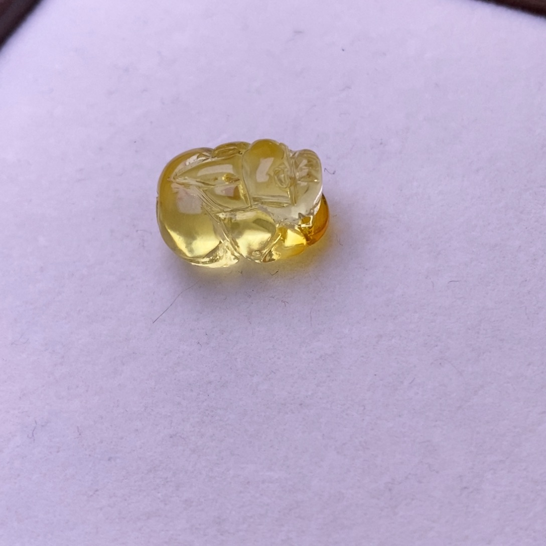 未镶嵌琥珀裸石珠子