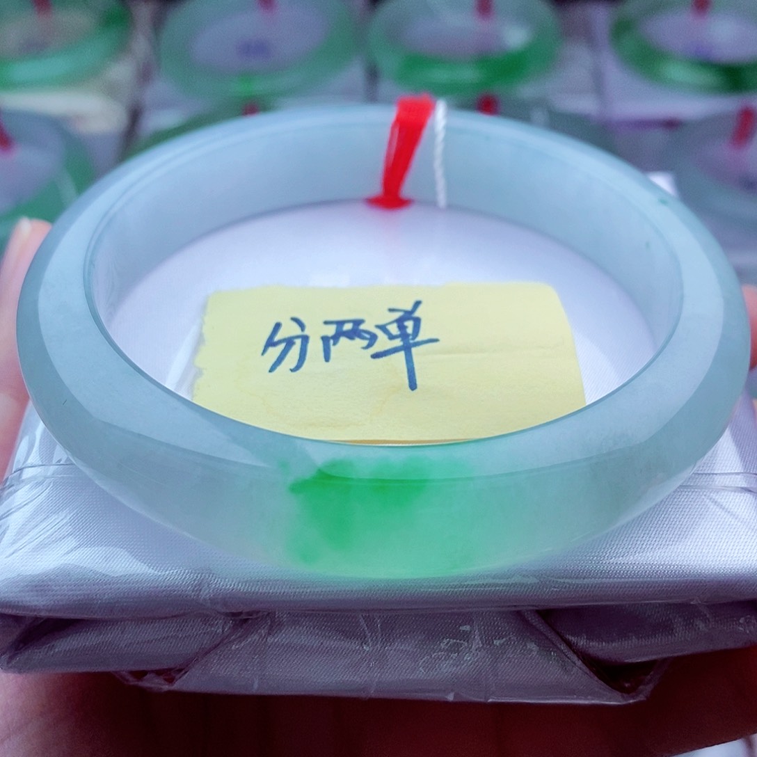 翡翠手镯未镶嵌晏*0710-62圈口 阳绿