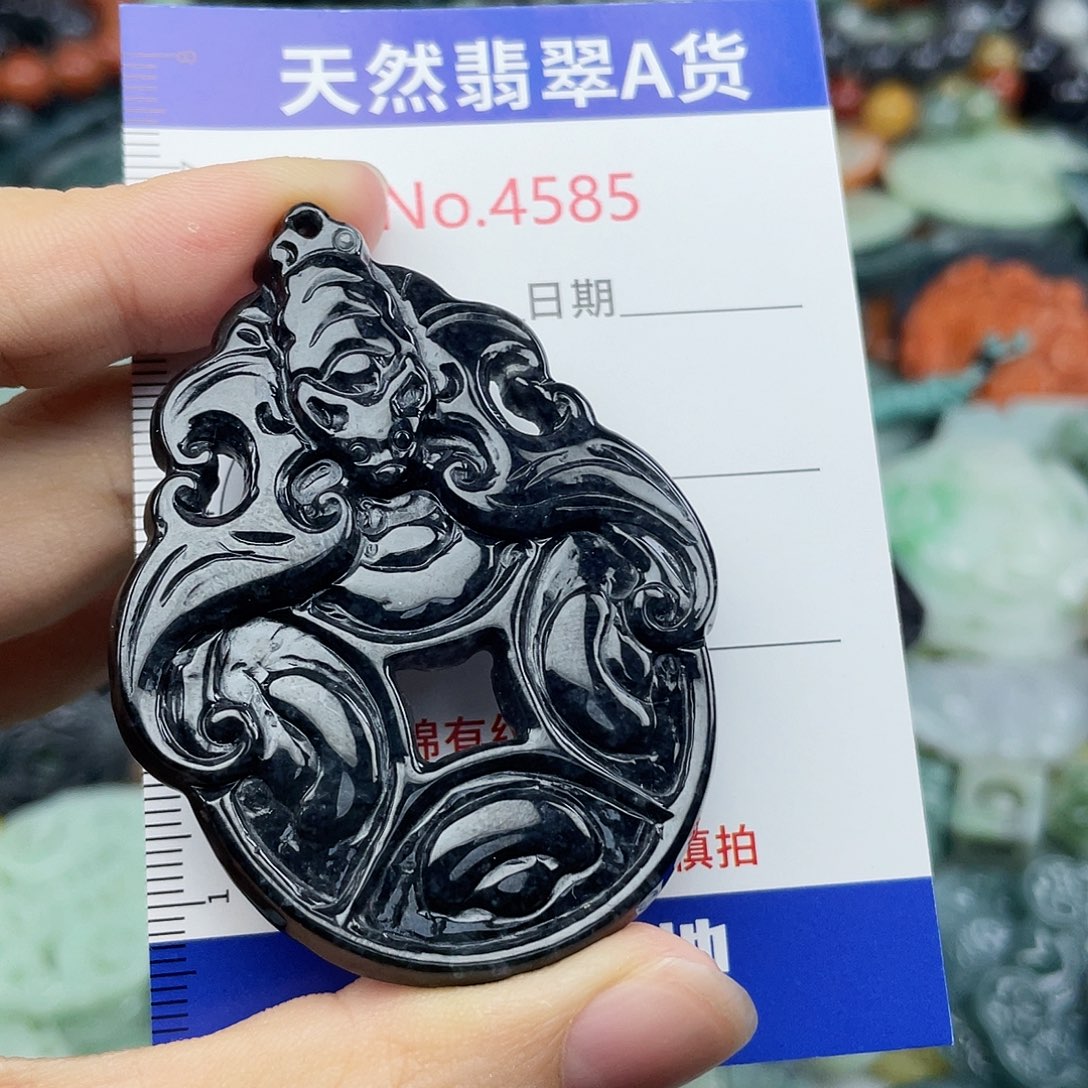 翡翠未镶嵌挂件4585