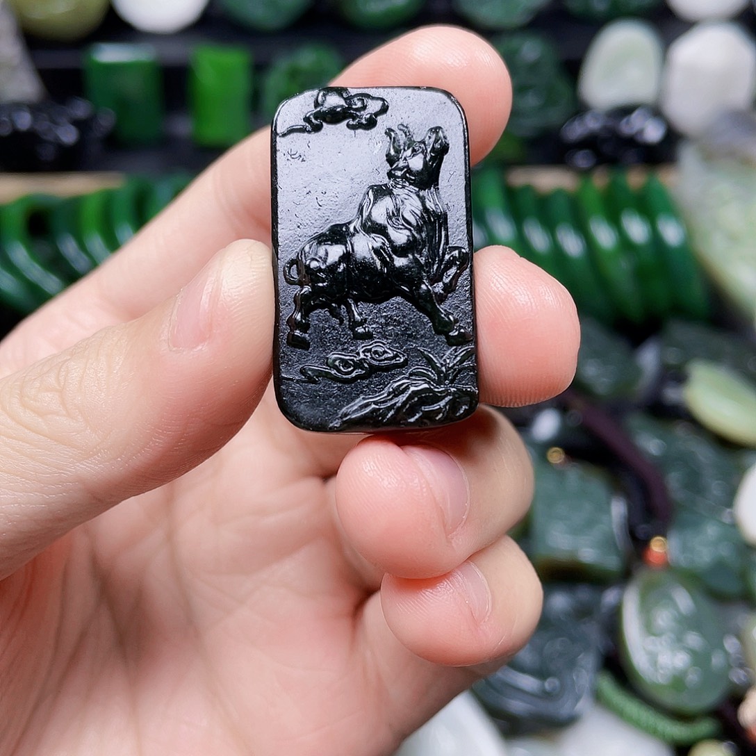 和田玉未镶嵌珠宝奇石