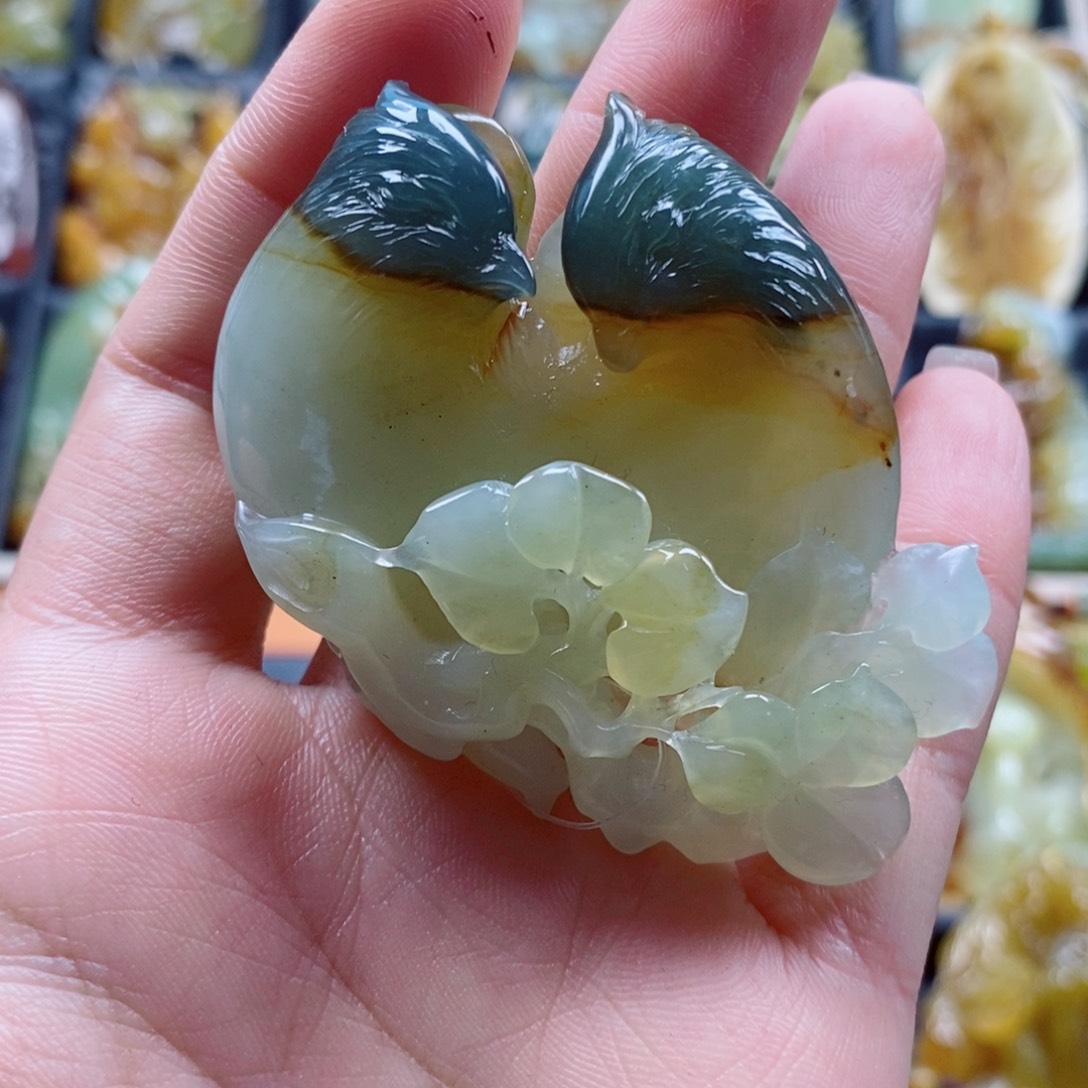 岫玉未镶嵌岫玉吊坠