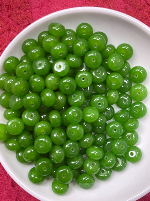 天然珠宝玉石 和田玉苹果绿算盘珠Y1816  5*8  50颗（赠弹力线）