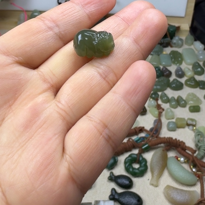 和田玉未镶嵌挂件