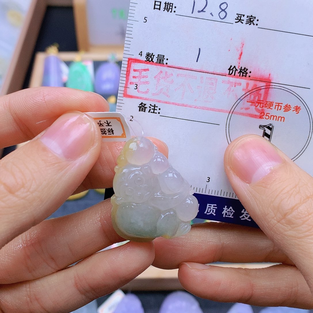 翡翠未镶嵌颈饰翡翠