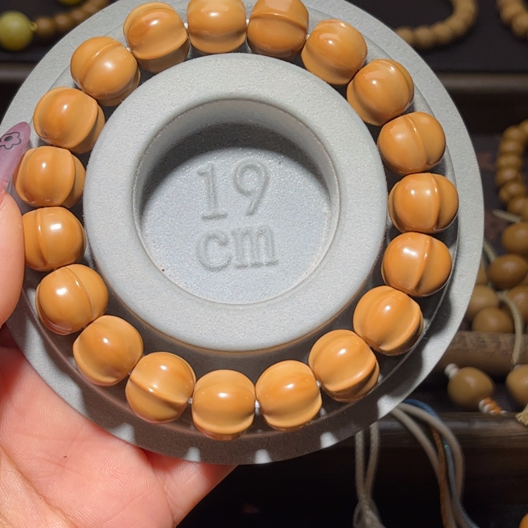 猴头核桃吊坠13+龙岩料雕刻鲨鱼背手串全品无瑕无药