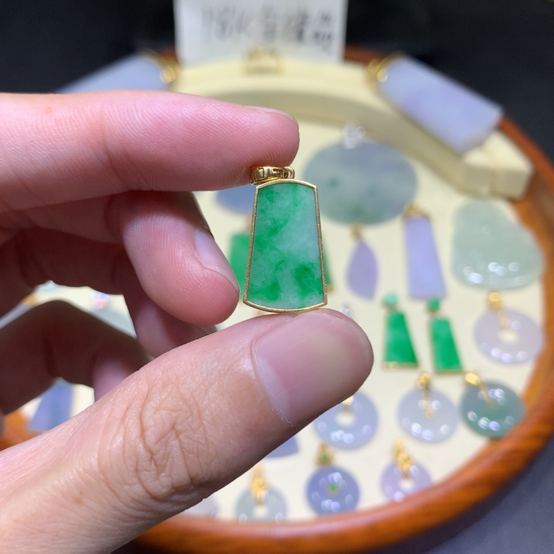翡翠18K金镶嵌吊坠(不含链)