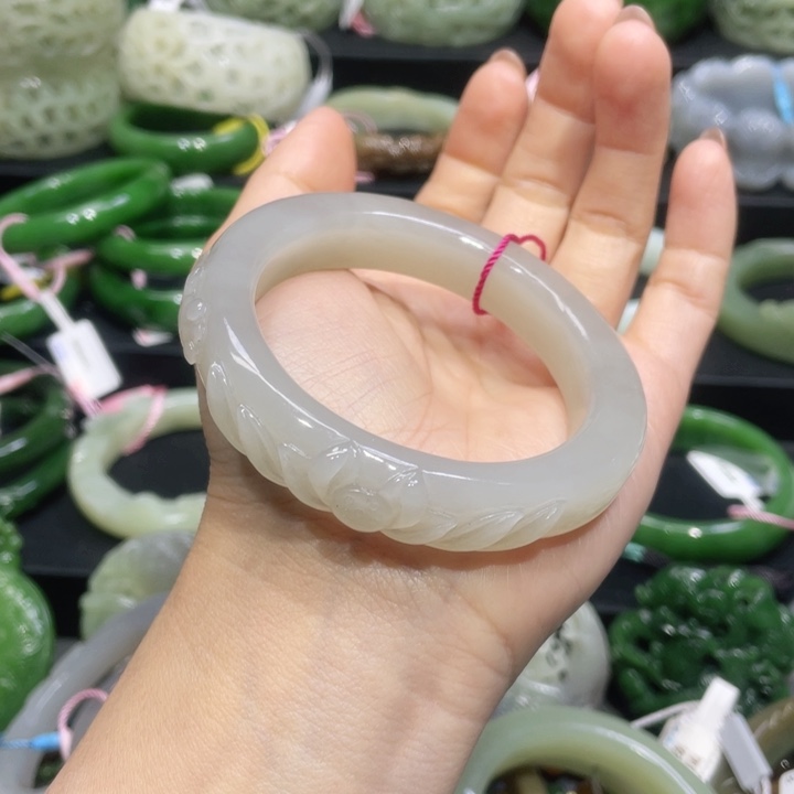 和田玉手镯54圈口 编号86未镶嵌