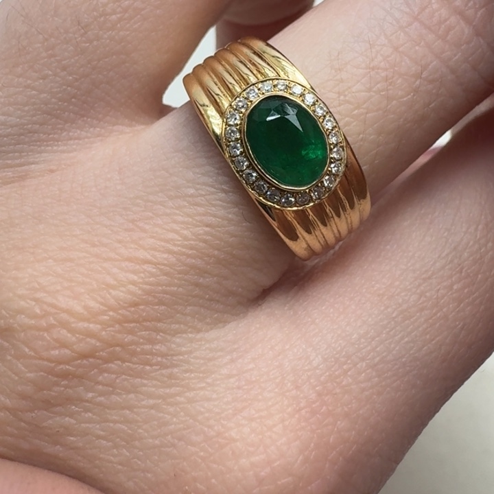 祖母绿戒指18K金镶嵌