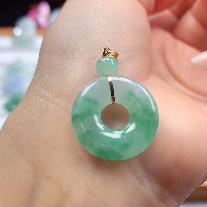 【闪购商品】翡翠吊坠(赠链)18K金镶嵌