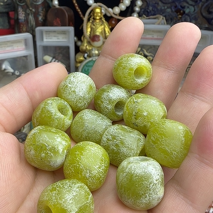 用***海白玉菩提吊坠精品