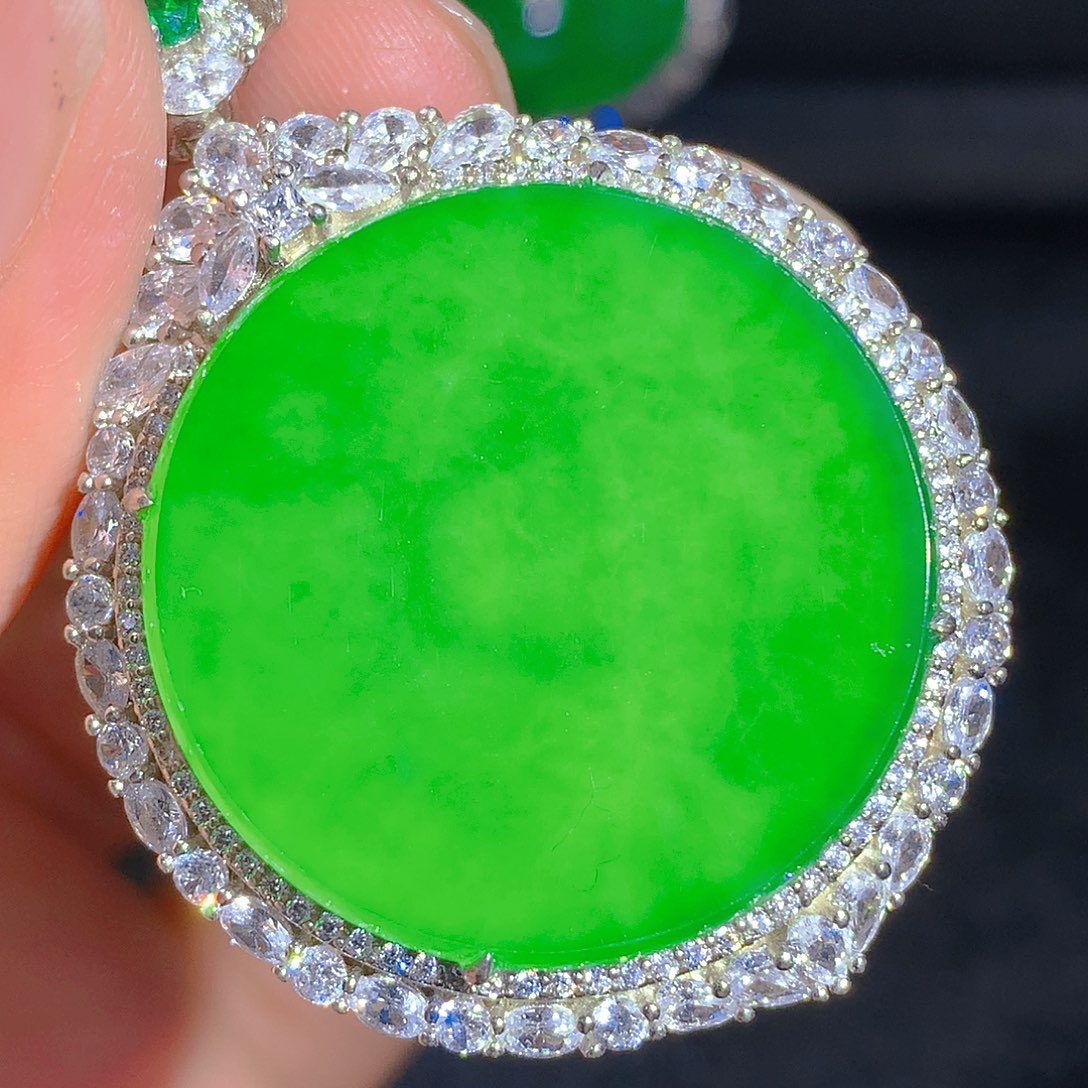 翡翠颈饰银S925镶嵌吊坠