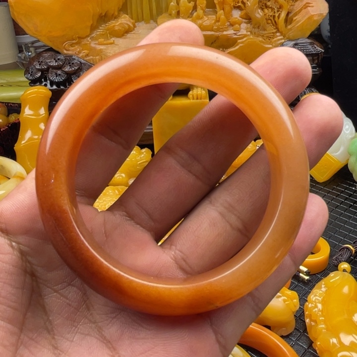 石英质玉（黄龙玉）手镯合金