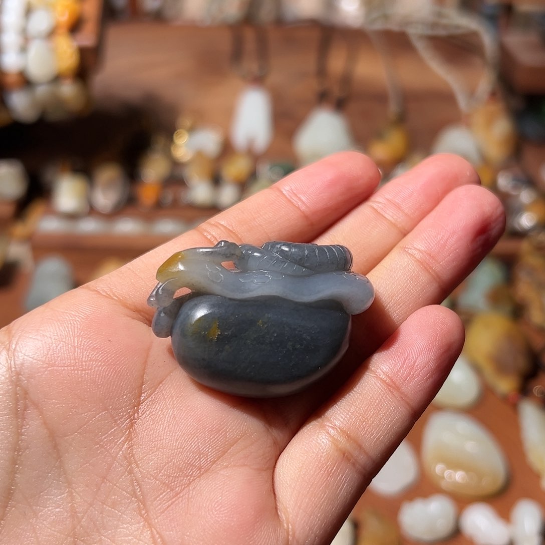 和田玉颈饰未镶嵌