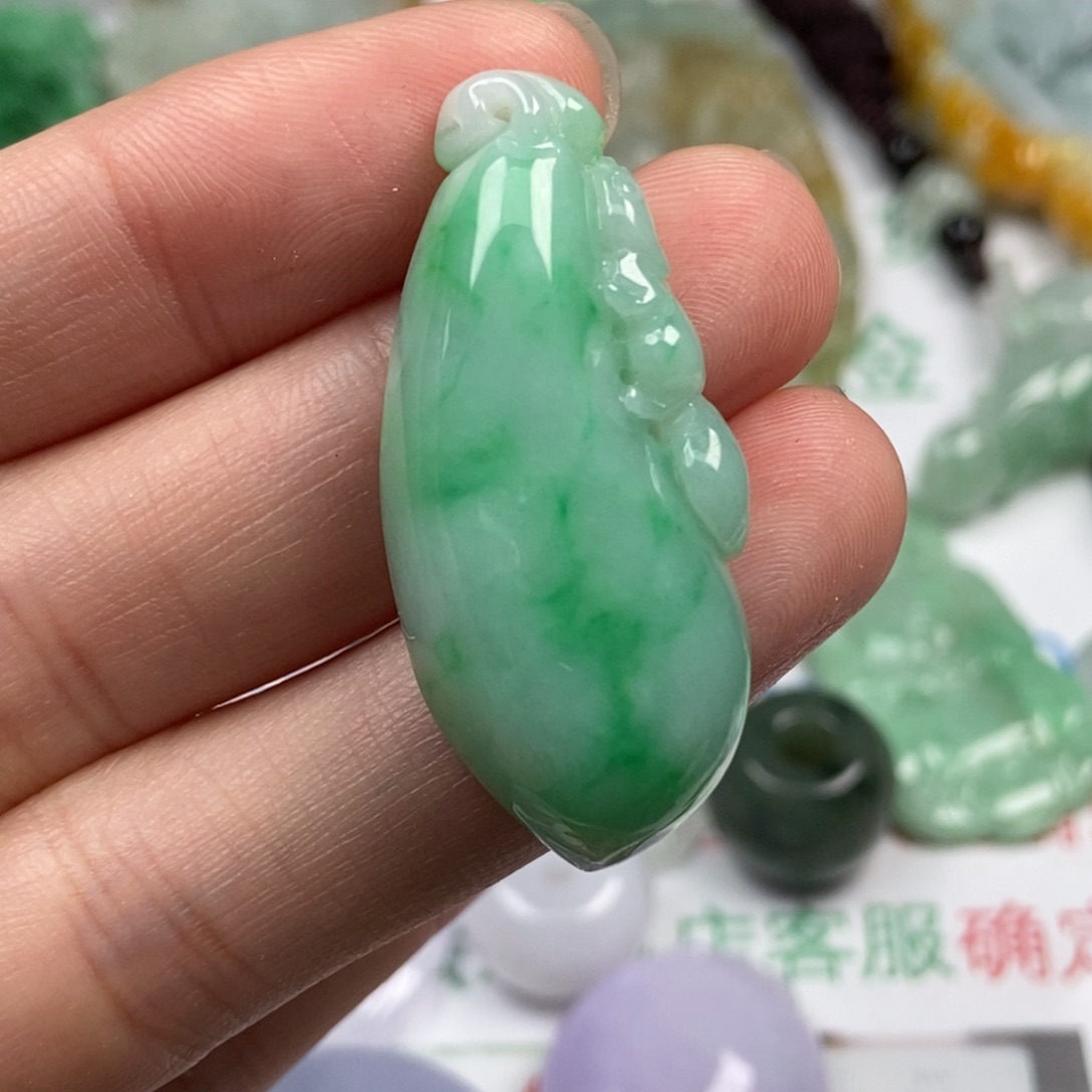 翡翠未镶嵌颈饰翡翠