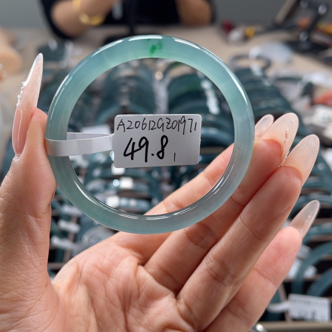 ᥫ***琪翡翠未镶嵌手镯49.81