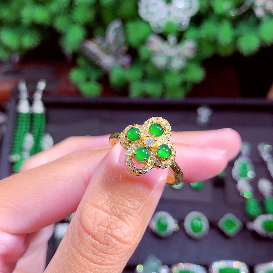 颈饰未镶嵌翡翠天然