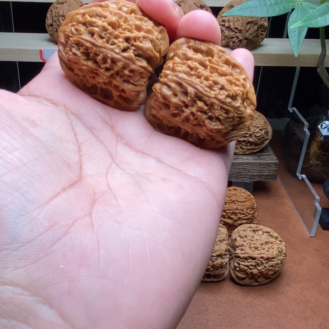 文玩核桃吊坠好运