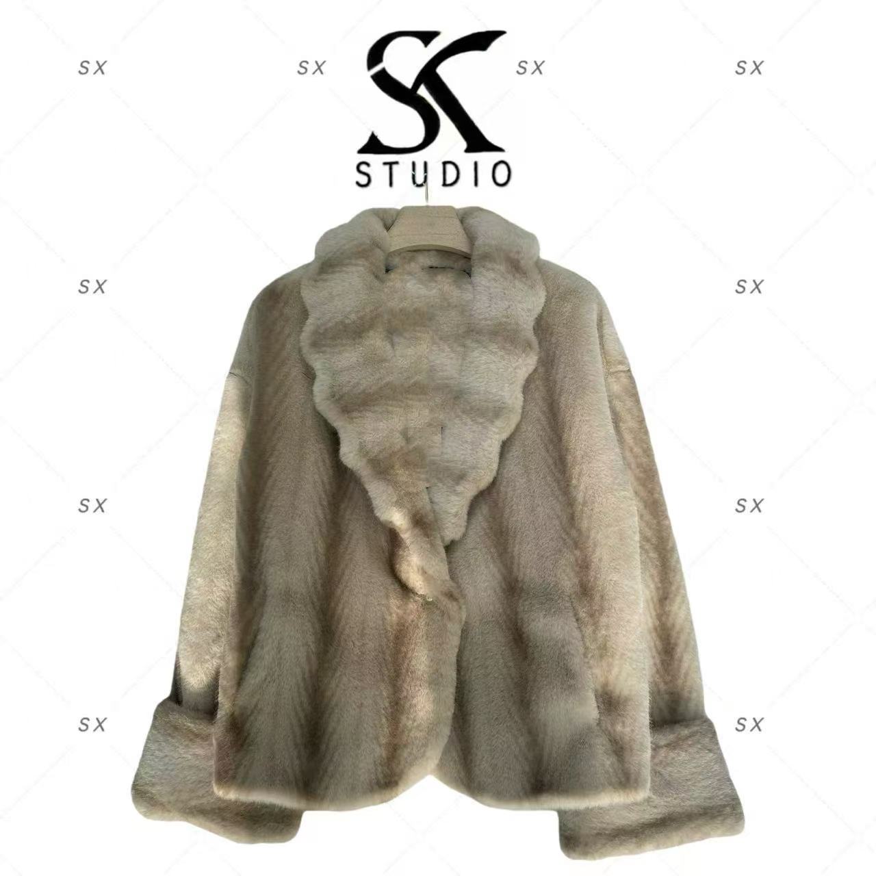 9017轻奢女款时尚上衣SXZY-2502