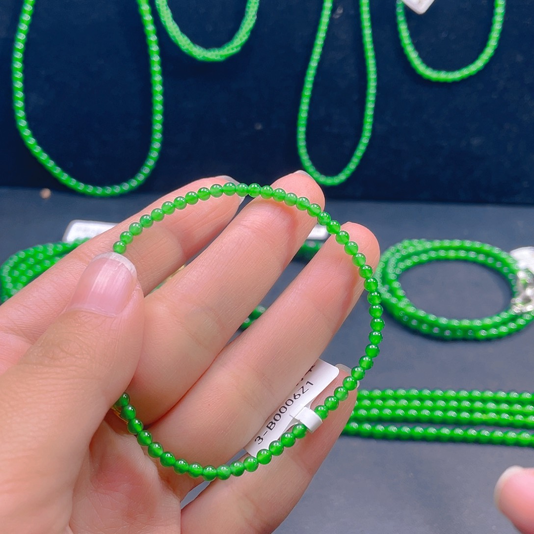 翡翠未镶嵌颈饰卡3