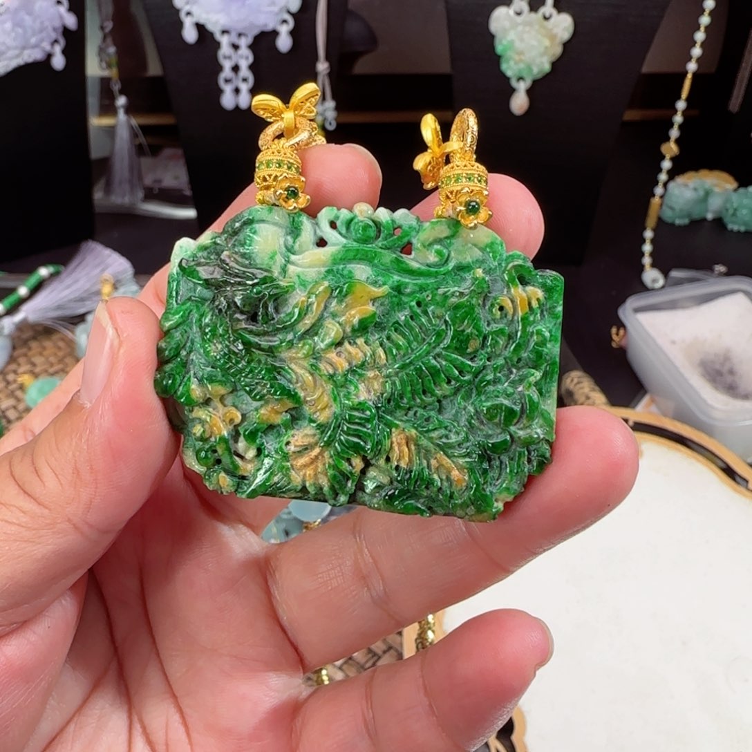 翡翠颈饰未镶嵌仿古