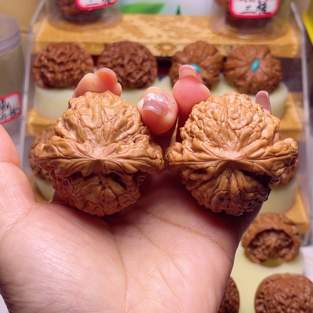 文玩核桃吊坠51尺全品大龙鼎