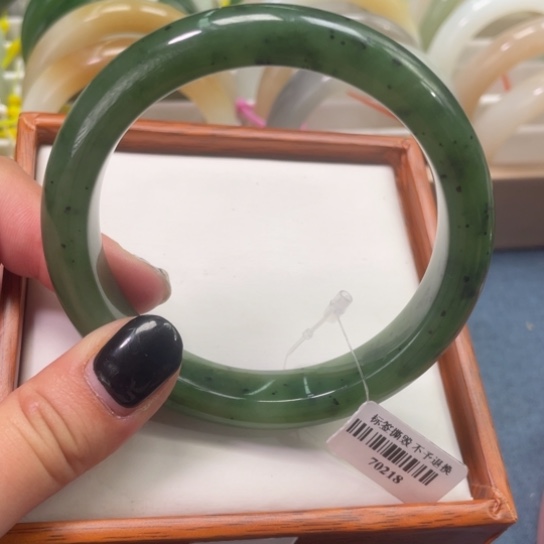 【闪购商品】和田玉手镯未镶嵌62 63