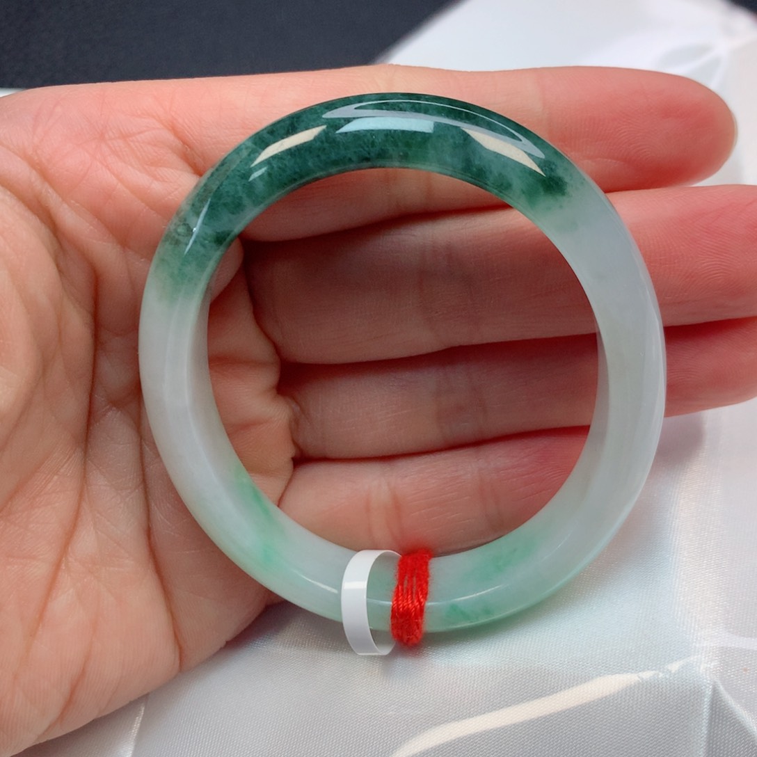 翡翠手镯未镶嵌51圈贵妃