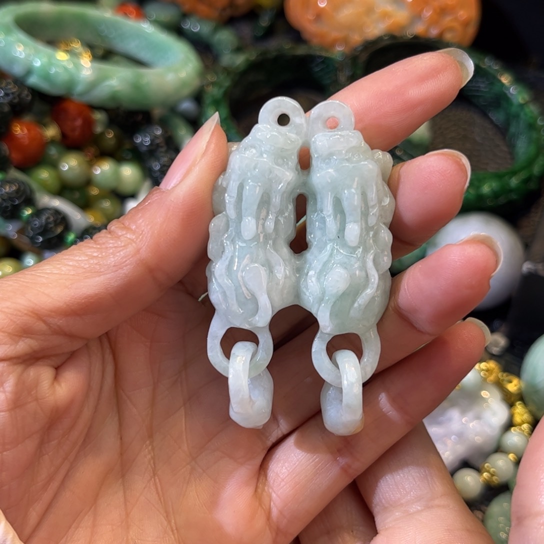 翡翠未镶嵌颈饰待编款