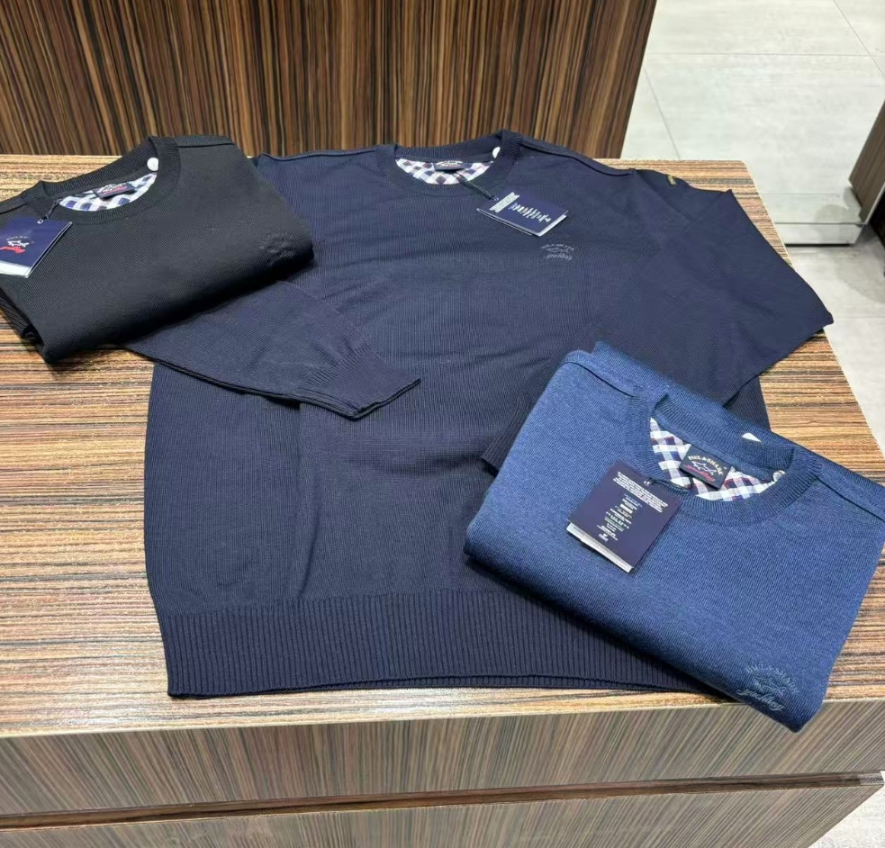 保鲨 不退换 三色领口格纹羊毛圆领毛衣　下单联系客服
