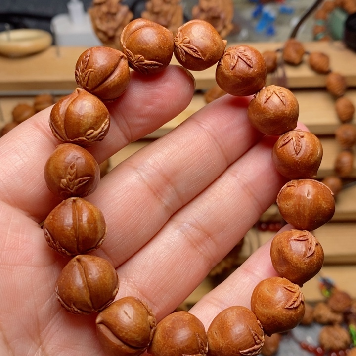 桃核手工雕刻寿桃手串