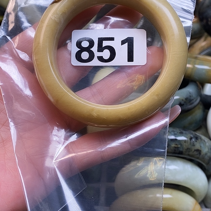 不***兴蛇纹石玉未镶嵌手镯