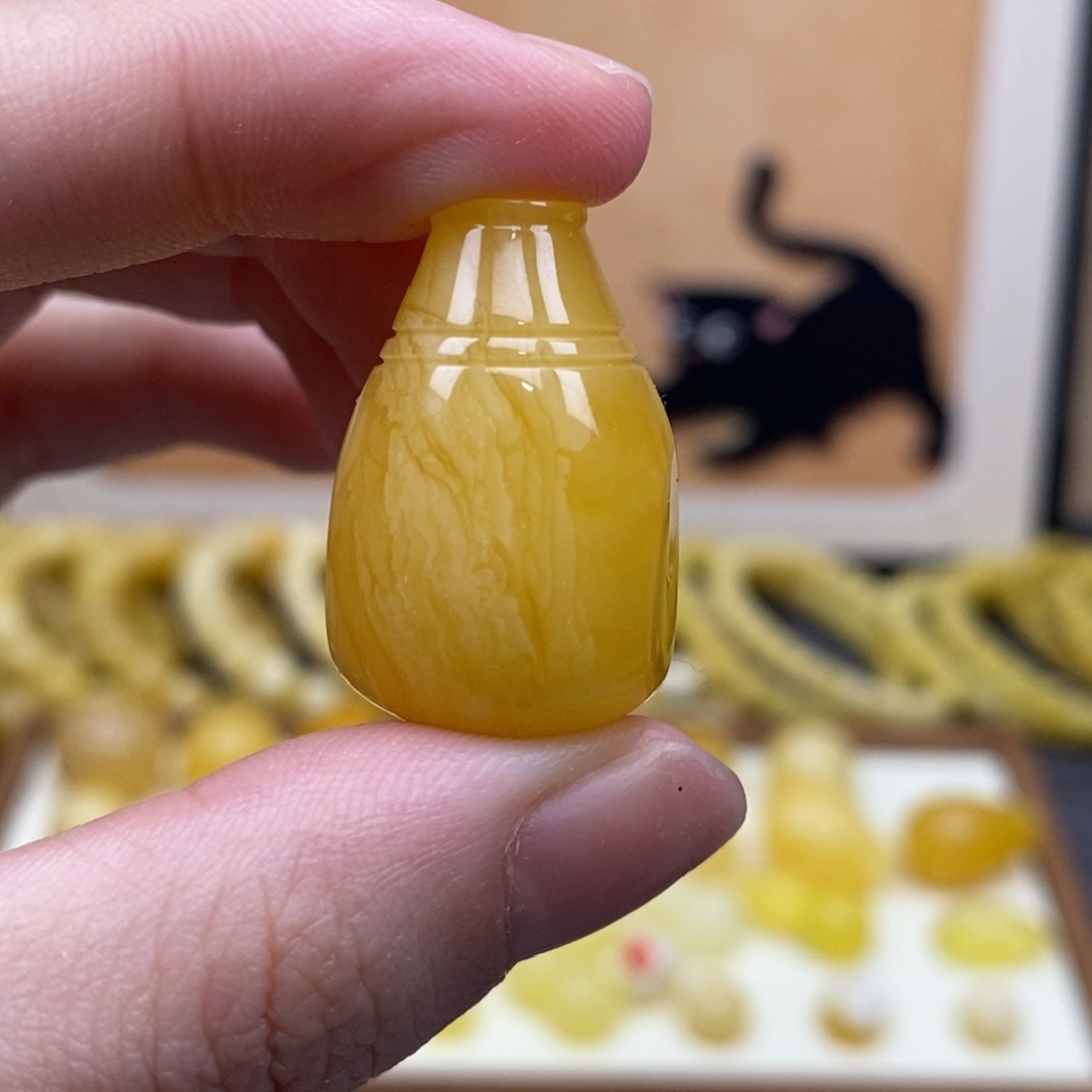 琥珀未镶嵌珠宝奇石