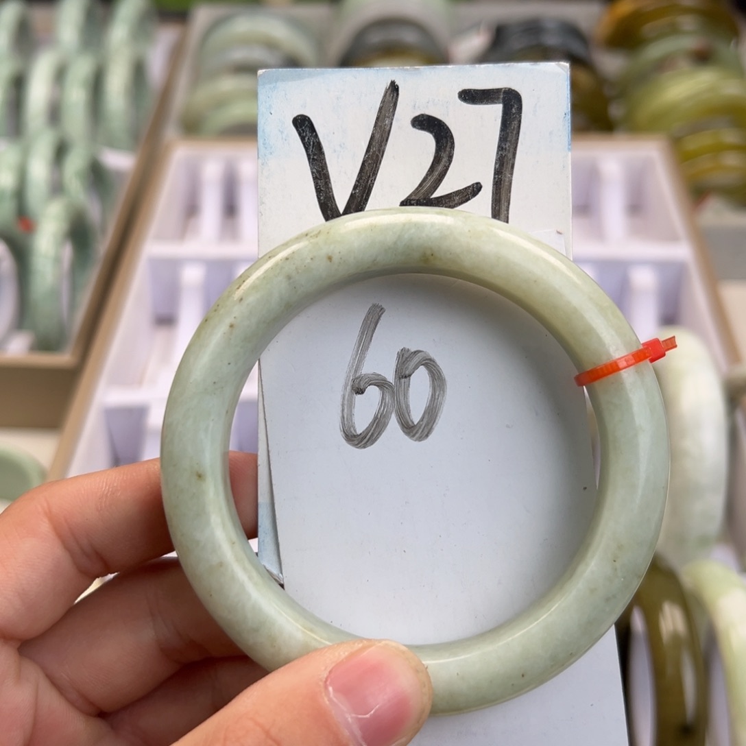 岫玉手镯未镶嵌天然岫玉