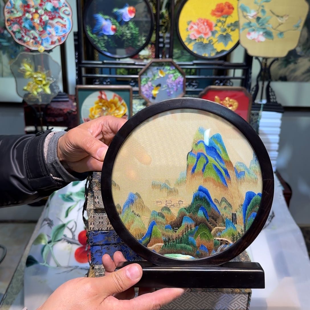 刺绣刺绣工艺精湛