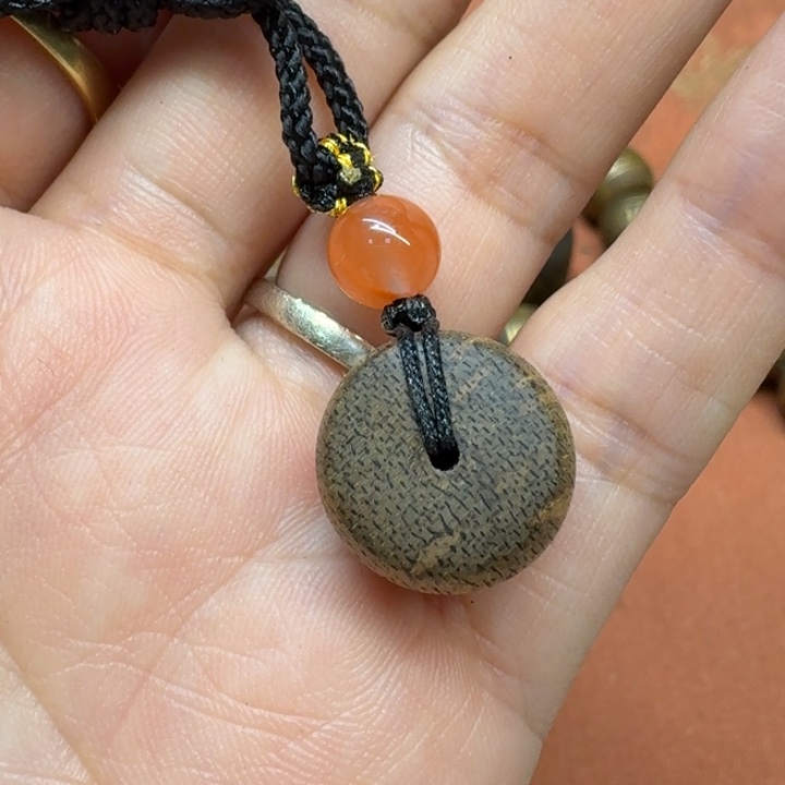 大叶紫檀（黑酸枝木类）