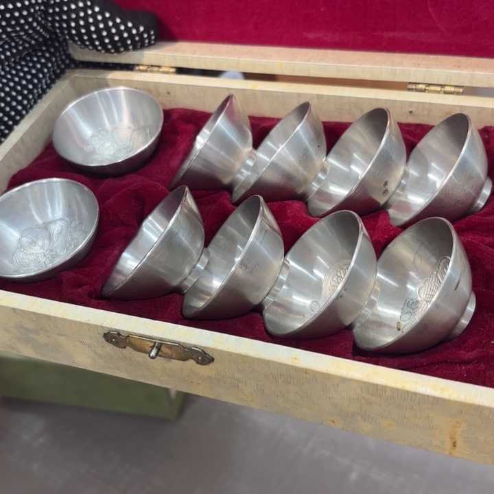 紫砂茶杯大****）非常美丽漂亮的物品