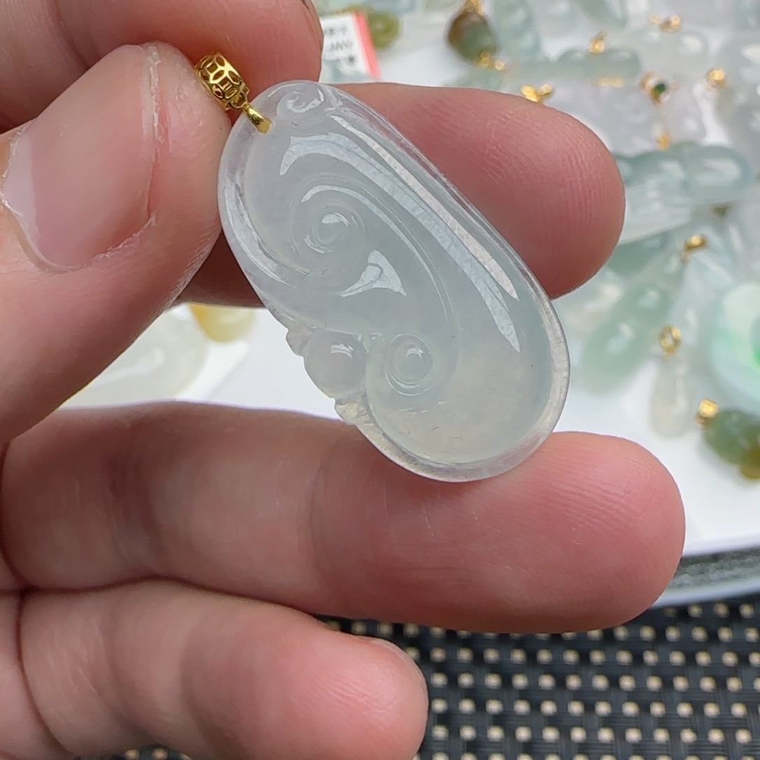 【闪购商品】翡翠吊坠(不含链)18K金镶嵌如意