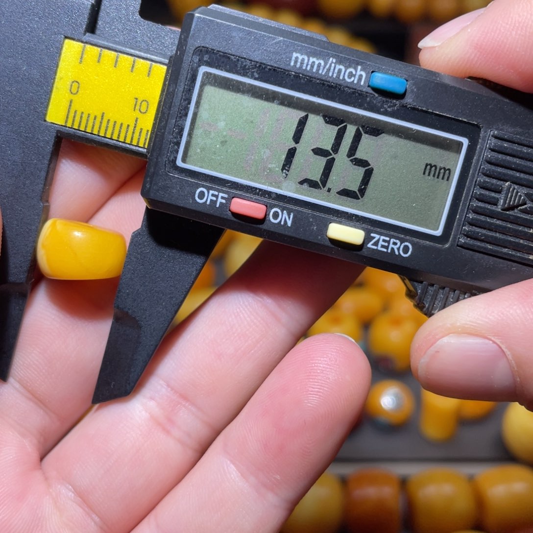 琥珀未镶嵌裸石马蹄