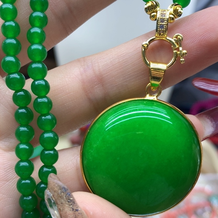 翡翠颈饰未镶嵌吊坠